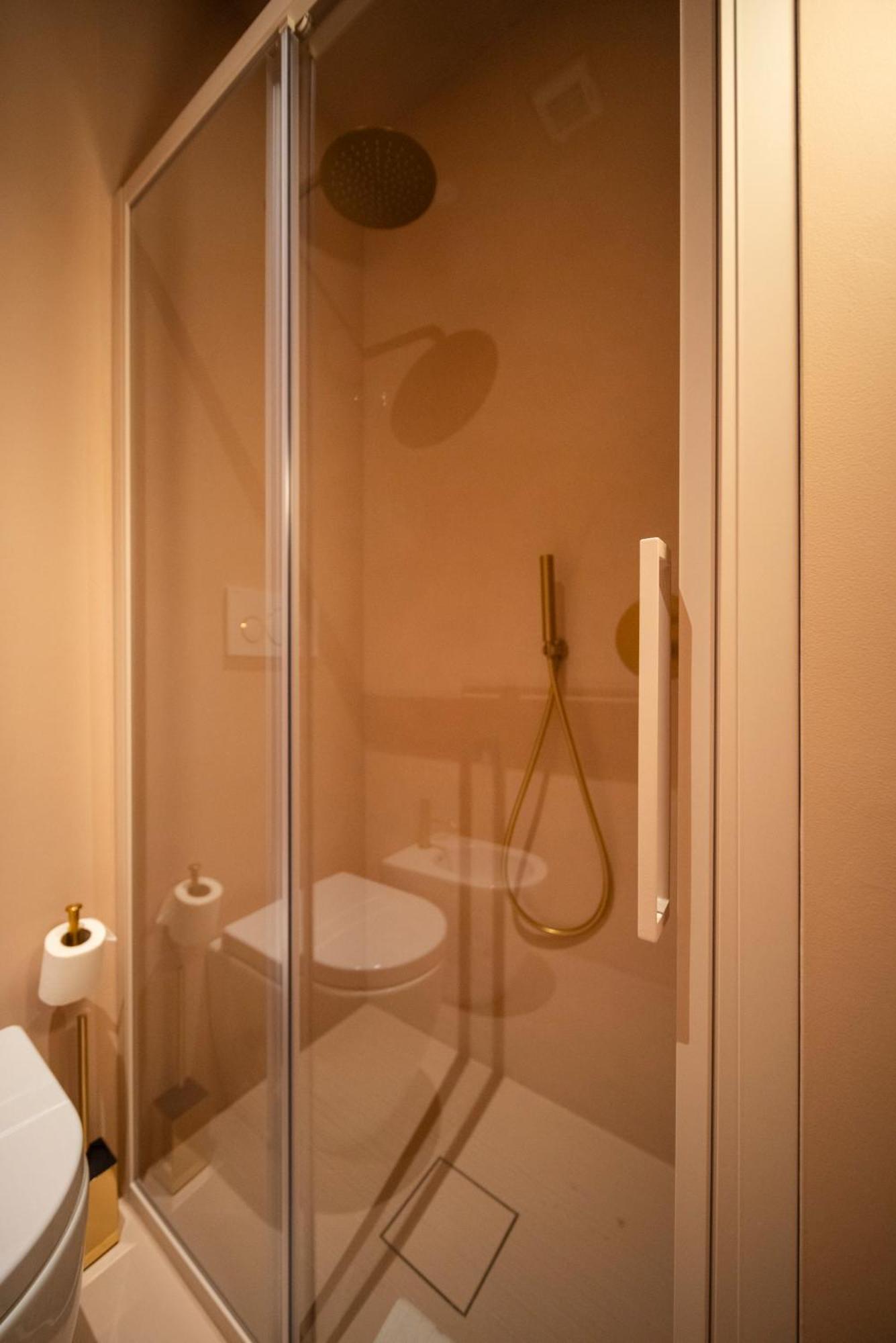 Fontana 16 Rooms มิลาน ภายนอก รูปภาพ